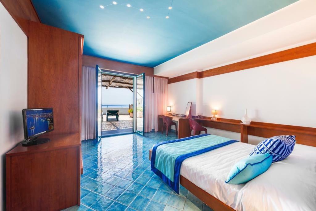 Lo Scoglio Hotel Marina del Cantone Ngoại thất bức ảnh