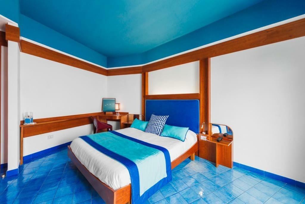 Lo Scoglio Hotel Marina del Cantone Ngoại thất bức ảnh